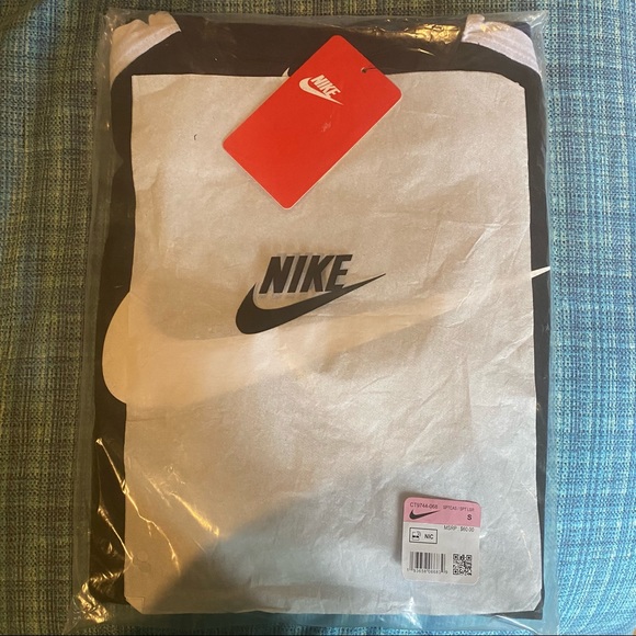 Nike Short Sleeve Tee and Shorts. - Picture 1 of 2